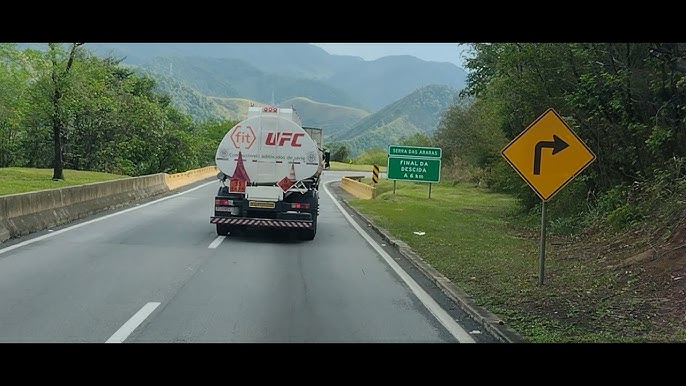 BR-251, trecho de Francisco Sá: Não houve feridos, porém o conteúdo do  tanque foi derramado em aproximadamente 400 metros da rodovia em ambos os  sentidos, tornando-a escorregadia e oferecendo risco ao trânsito