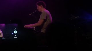 Video thumbnail of "Charlie Puth John Mayer cover of Edge of Desire concert live in Munich 05/13/2016 Technikum"