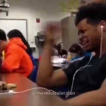 Черный в наушниках мем Robbie Rotten died rip - YouTube