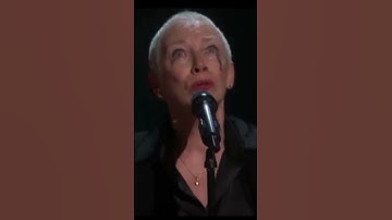Annie Lennox singing Sinéad O Connor