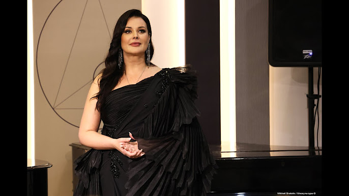 Томпақ қыздардың жыныстық қатынасқа түсуі туралы үйдегі видео