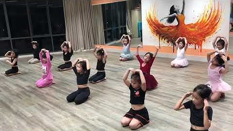 Múa Bài Học Đầu Tiên