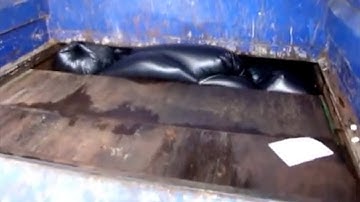 Trash Compactor empty (Slowmo) (4K)