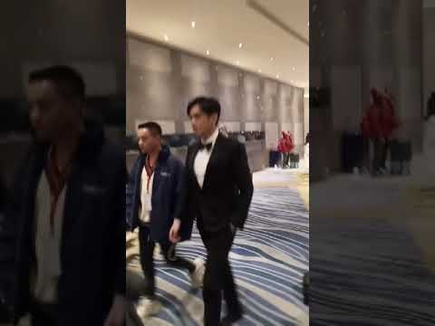 张若昀像去迎接唐艺昕结婚一样 Zhang Ruoyun goes to meet Tang Yixin's wedding