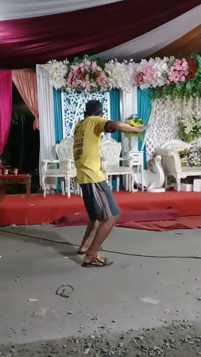 Wong edan kuwi bebas joget model pyee kie