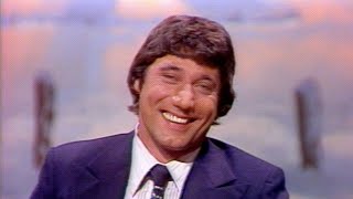 Joe Namath Talks About Leaving The Jets and Going to The Rams on Carson Tonight Show  01/07/1976