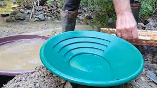 Incredible Discovery.!! The Process of Finding Gold in Rivers