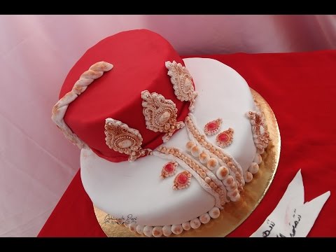 طريقة-تزيين-كيك-بعجينة-السكر-|-cake-design-facile-tenue-traditionnelle