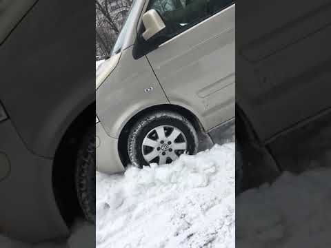 Volkswagen Multivan полный  привод 2007 года.