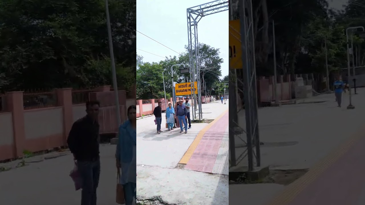 Bhavani Mandi Railway Station par Train Arrival 🚆 | Indian Railways 