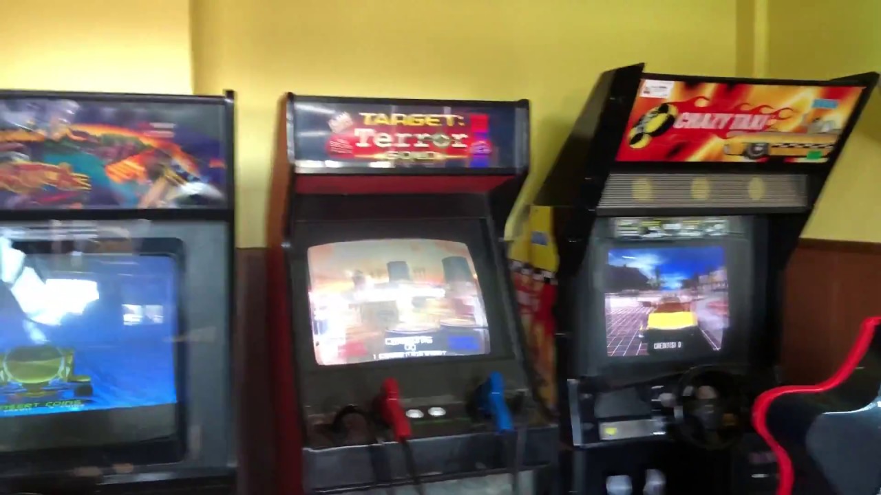 House of the Dead and Crazy Taxi at Flying J in Barstow CA YouTube