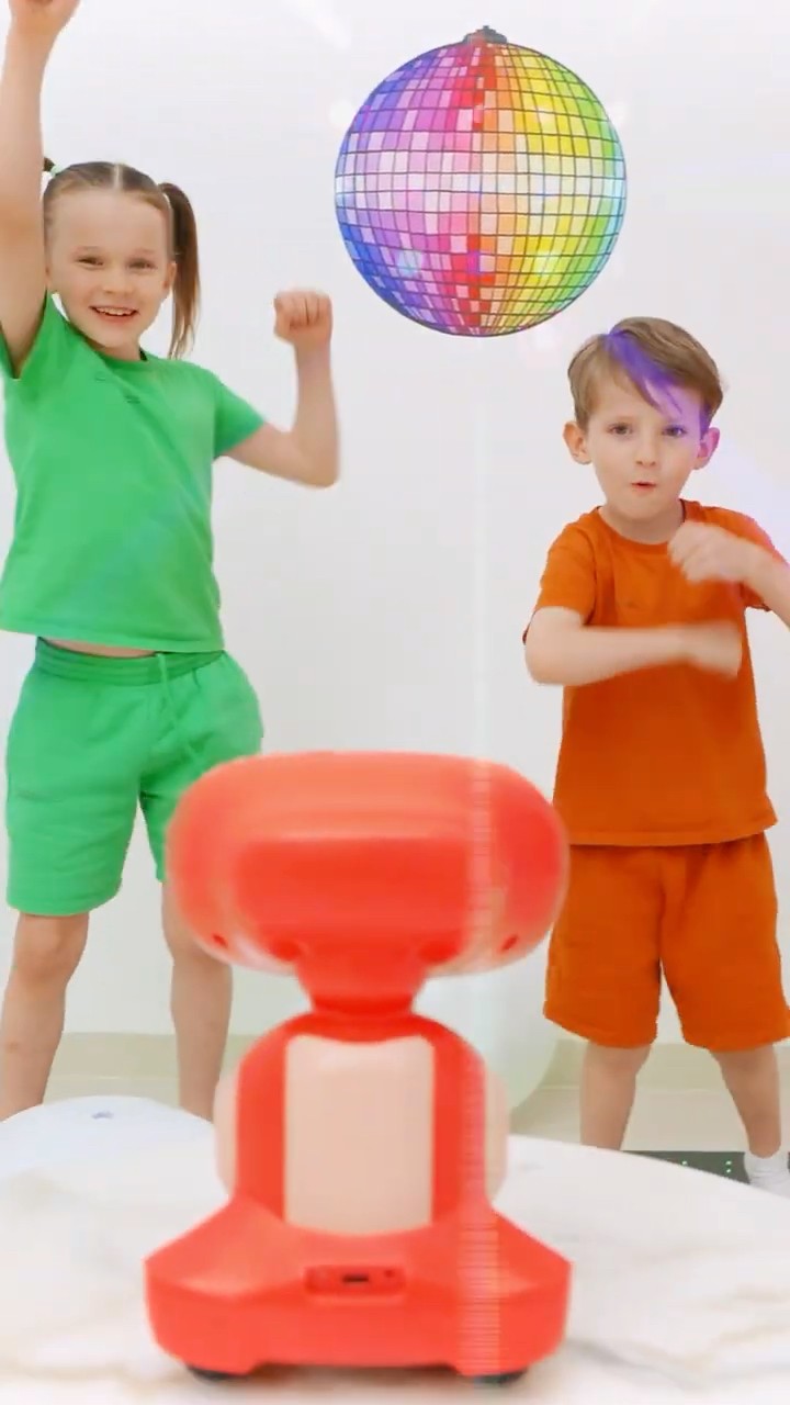 ? Funny Freeze Dance Challenge for Kids! ❄️