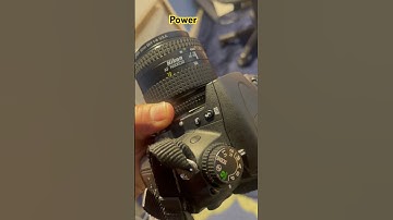 Nikon D7000 power
