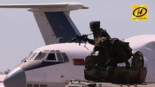 В Национальном аэропорту Минска силовики освободили «захваченный Боинг» В Национальном аэропорту Минска силовики освободили «захваченный Боинг»