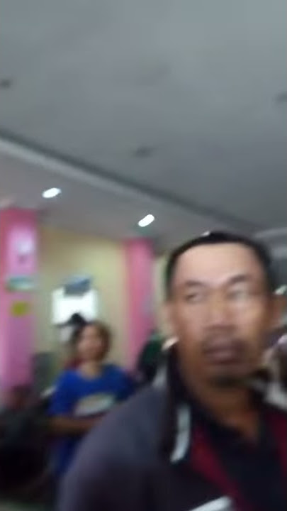 Keributan kecil saat antrian diloket rs, saat berobat pake kartu bpjs