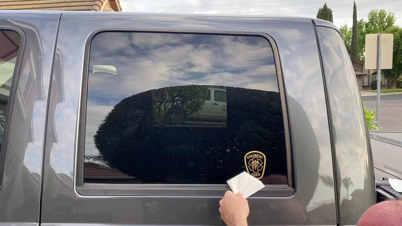 How to apply a vinyl decal