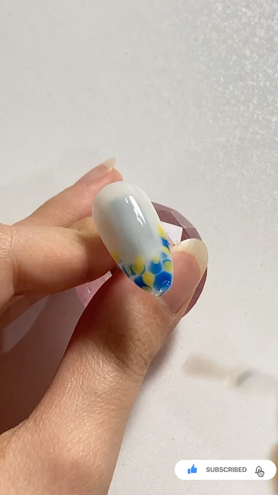 Easy design idea #nails #nail #viral #short #naildesign #nailart #youtube #design #gelnails#shorts