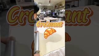 🧑‍🍳Croissant 🤤.                                       #youtube #shortsvideo #croissant #80smusic