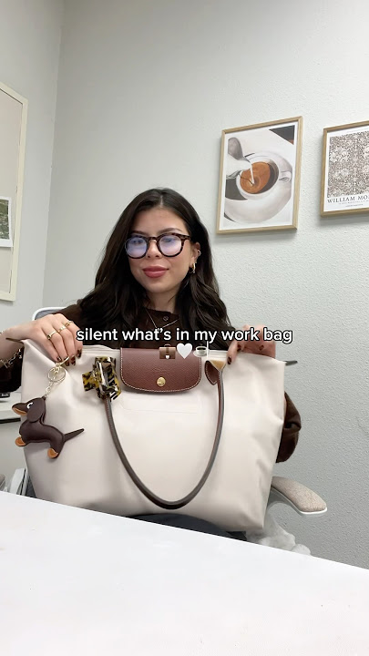What’s in my bag asmr 🤍👜  ft. @loccitaneenprovence #asmr  #whatsinmybag #loccitanepartner