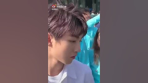 Phản ứng của vương tuấn khải khi sáp lên quay về