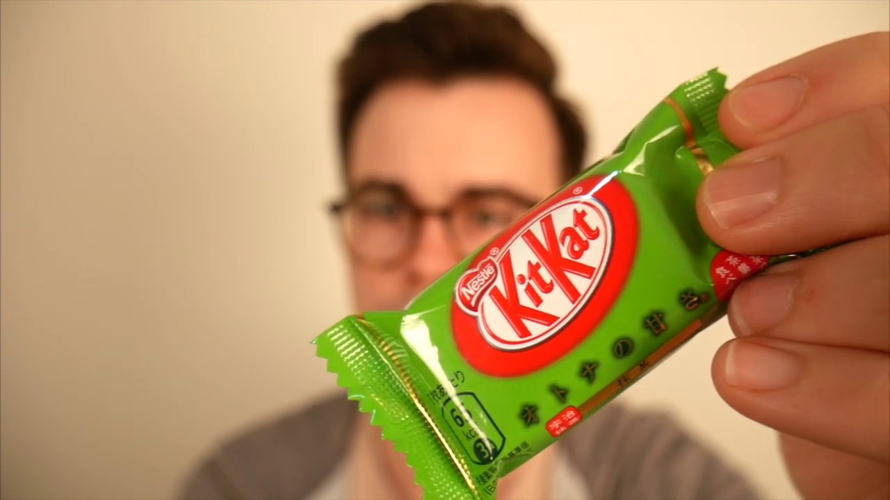 Mariner sum aktivitet Eating a Japanese Kit Kat in an even more wrong way - YouTube