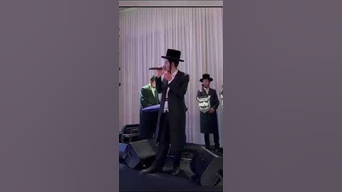 Thumbnail of מוישי ברנדמרק עם מקהלת מלכות.