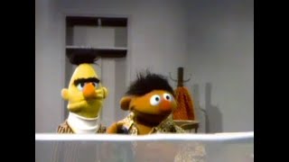 Sesame Street - Ernie forgets something after his bath (1972 - FULL)
Ernies (Jim Henson) forgotten something after his bath. Can Bert (Frank Oz) figure out what it is before its too late?! First aired in 1972 (Episode 347), I ripped this from +Sesame Maniacs edited video of Episode 514 (Stevie Wonders visit: https://bit.ly/2y99y6t). Top notch stuff, enjoy!
PLAYLIST: http://bit.ly/Ernie_and_Bert
https://muppet.fandom.com/wiki/Episode_0347
https://muppet.fandom.com/wiki/Episode_0514
https://muppet.fandom.com/wiki/Ernie_and_Bert_Sketches:_Apartment
Twitter: https://twitter.com/TinyDancer500
Instagram: https://www.instagram.com/tinyd500/
Web: https://bit.ly/Sesame_Street_Lyrics_Archive
YouTube: https://www.youtube.com/user/TinyDancer500
Facebook: https://www.facebook.com/TheSesameStreetLyricsArchive Sesame Street - Ernie forgets something after his bath (1972 - FULL)