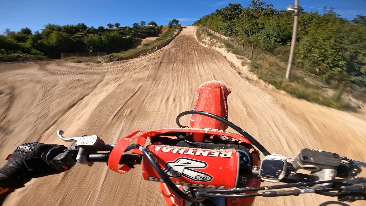 COME IN UN PARCO GIOCHI  , QUALCHE GIRO A CINGOLI !!!!