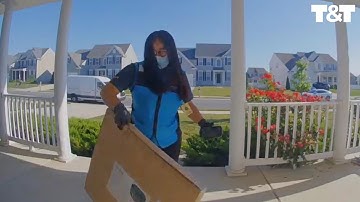 Amazon Delivery Driver Performs Hilarious Delivery Instructions