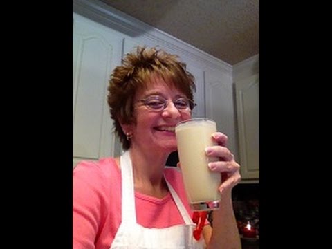 How to make a Peanut Butter Milkshake Tutorial Inspired by Hollywood Studio's 50's Prime Time Cafe