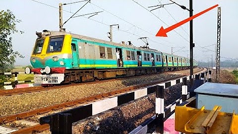 Aerodynamic SEA Green EMU Train deadly & Furious Skipping at Railgate