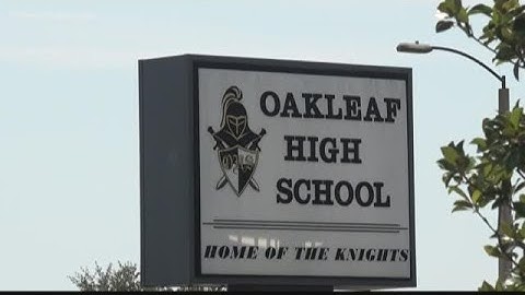 Deadly crash, football game scare leaves students at Oakleaf HS uneasy