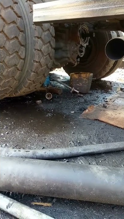 Si gedang ngadat hayang di angkog
