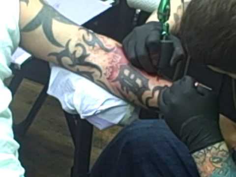 Incredible Hull @ Absolute Ink In The Boro Getting Ink From Chip