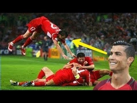 サッカーでトップ10の面白いばかげたレッドカード Youtube