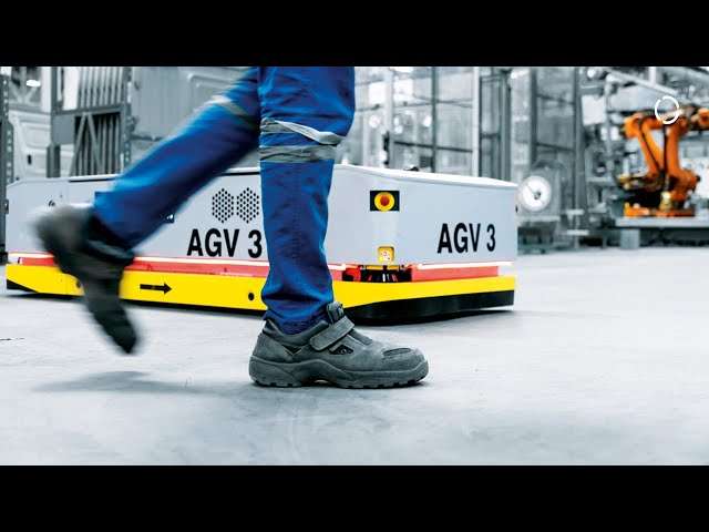 Flexible AGV solution in the truck cabin assembly class=