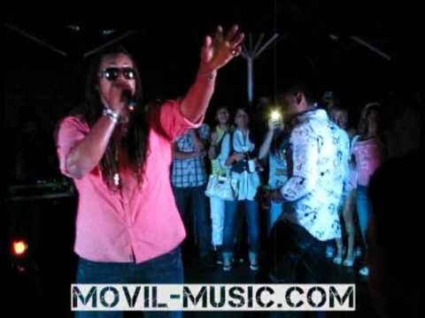 Zion & Lennox - Mi Cama Huele A Ti En View Cafe.mpg