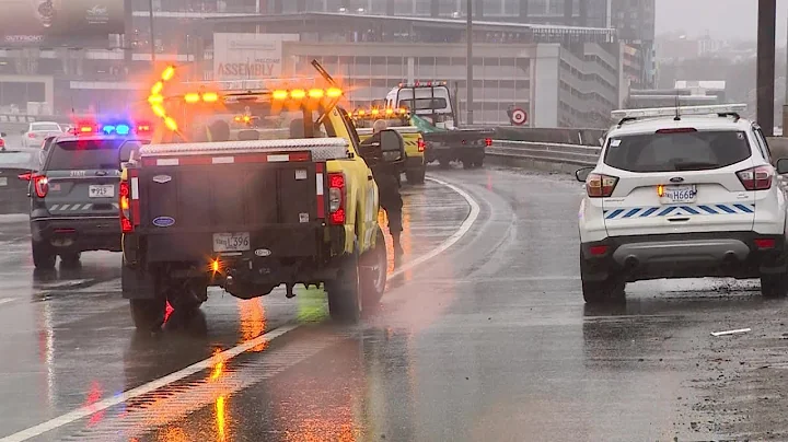 Highway sign falls, hits SUV on I-93 in Somerville