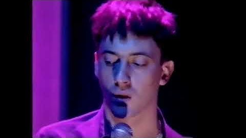 Blur Coffee & TV live on Top Of The Pops, 9th July 1999