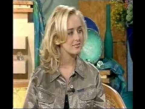 Video: Mindy McCready nettoværdi: Wiki, gift, familie, bryllup, løn, søskende