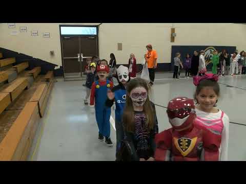 Hickory Creek Elementary School Parade of Costumes