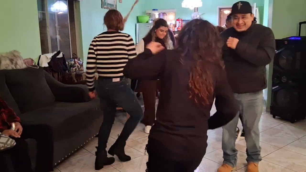 Celebrando Año nuevo en Fontana California .notengo los derechos de autor 