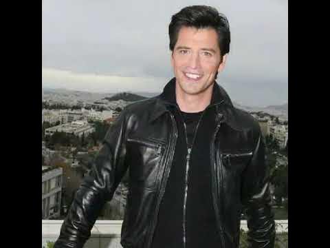 Σάκης Ρουβάς: Η ελληνική συνταγή που έφτιαξε μέσα σε λίγα λεπτά vid