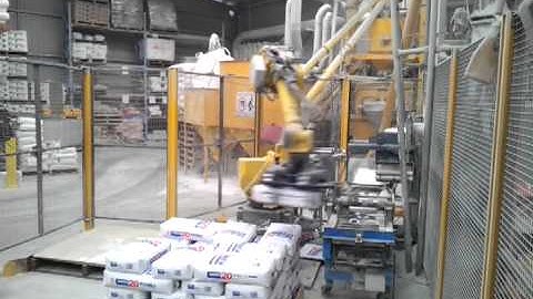 Fanuc robotic packaging/palletising cell