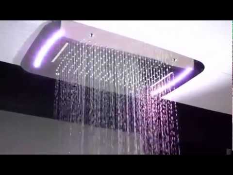 Ciel de pluie led pour composition de douche à encastrer au plafond.