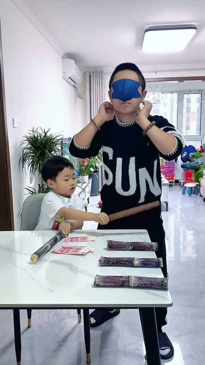 砍多少赢多少，最后这根甘蔗怎么回事！#Cute baby#Cute#呆萌小米宝#聪明宝宝#萌娃
