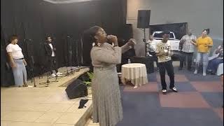 Caroline Salters. Geroep vir n tyd soos die.