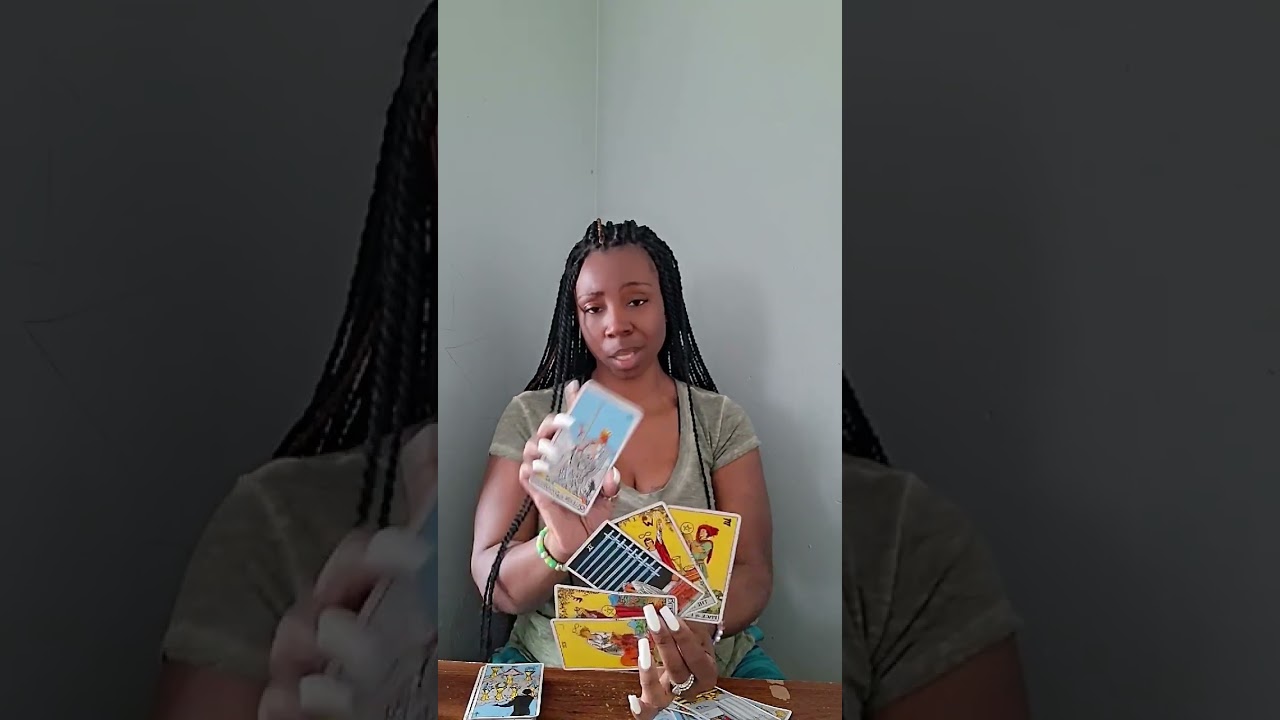 Aquarius ♒️ 🏺 what makes you happy stop doing what you think others expect of you what about you?