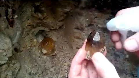 Proč je krystalizace komplexní?