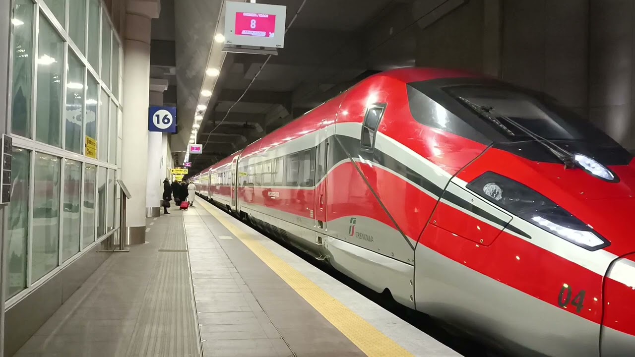 TRENI MATTUTINI ALLA STAZIONE DI BOLOGNA CENTRALE A.V. SOTTERRANEA